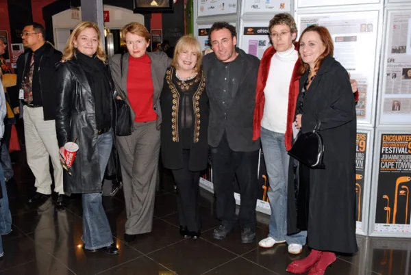 Mayor Helen Zille (2nd from the left) with Denis Goldin, Anth